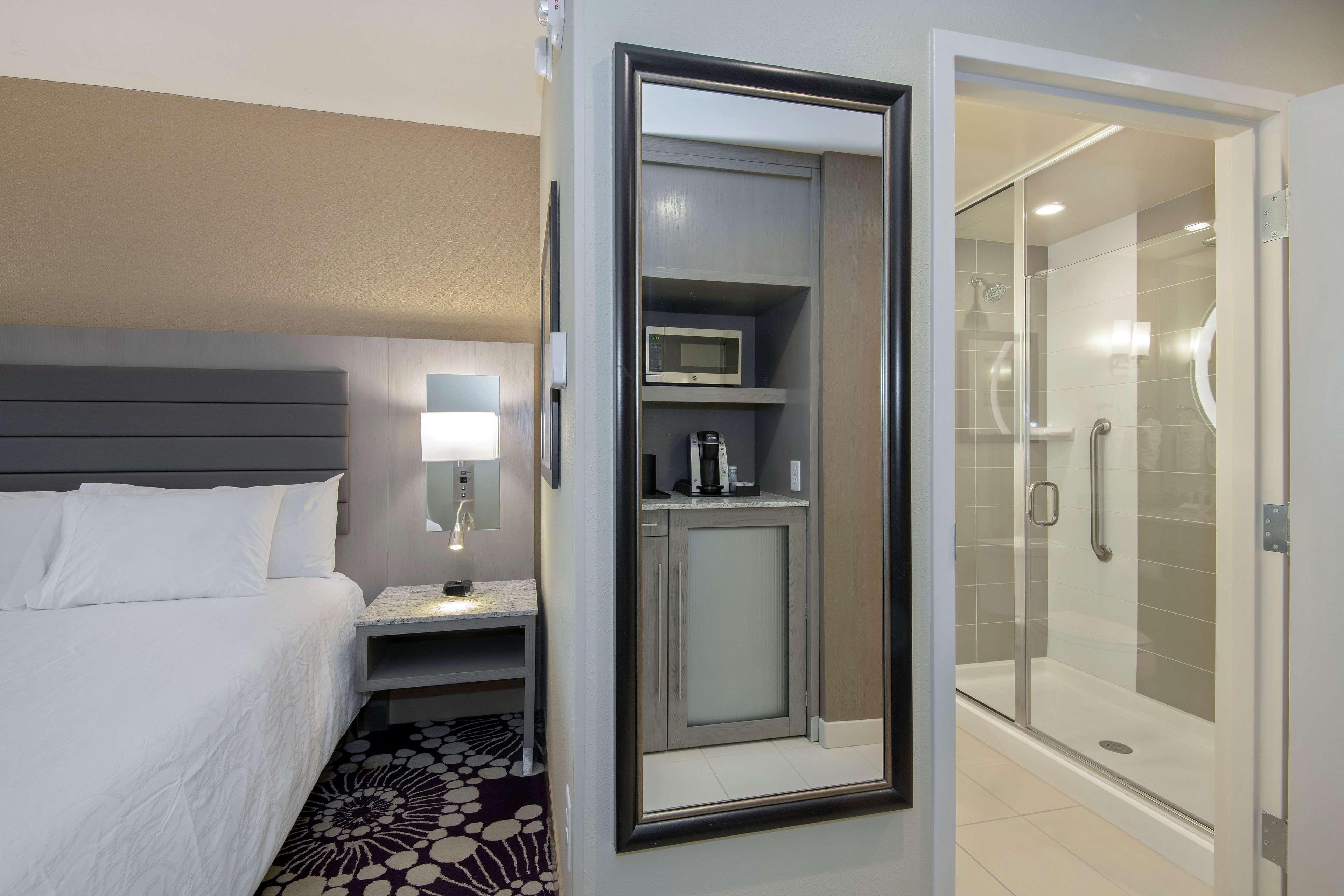 Hilton Garden Inn Raleigh/Crabtree Valley Екстер'єр фото