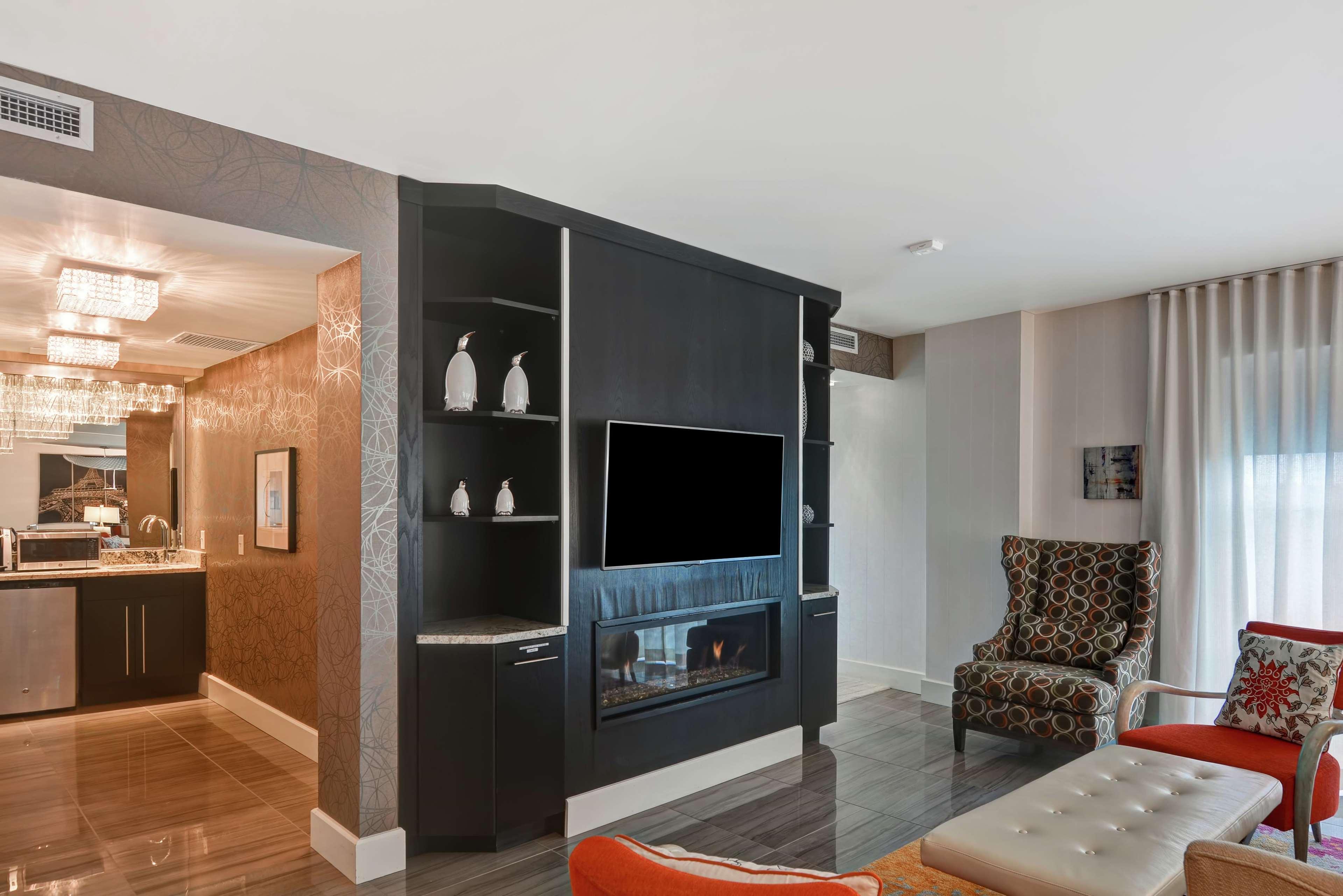 Hilton Garden Inn Raleigh/Crabtree Valley Екстер'єр фото