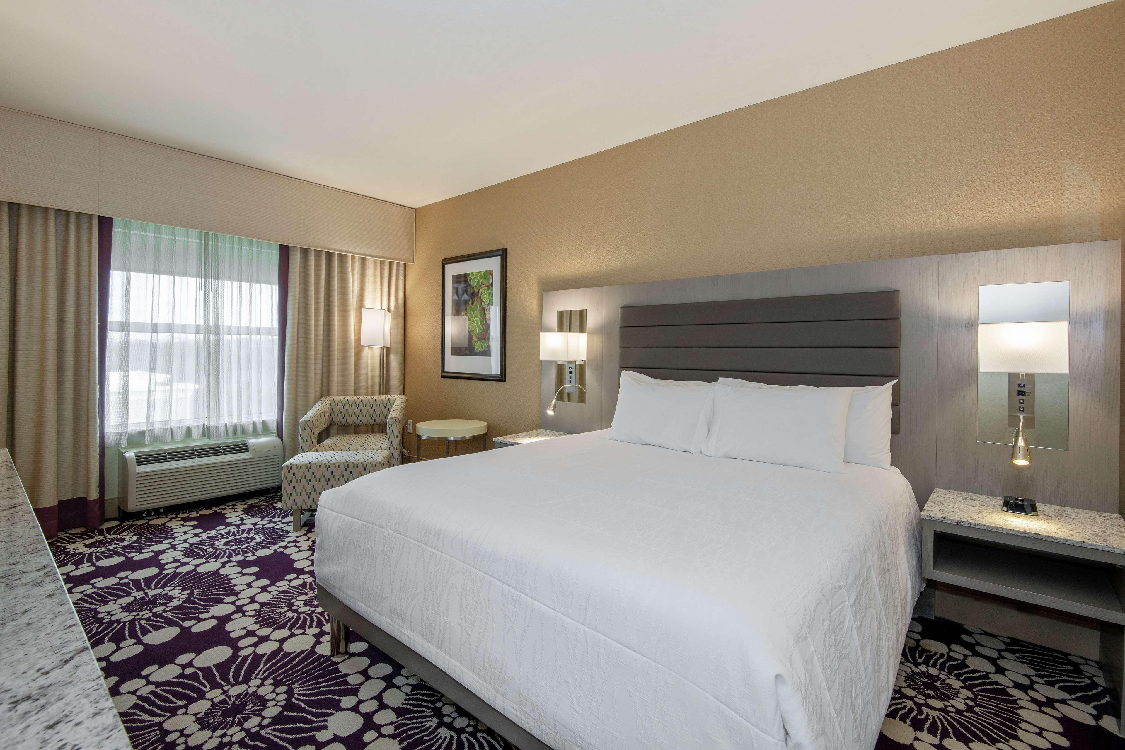 Hilton Garden Inn Raleigh/Crabtree Valley Екстер'єр фото