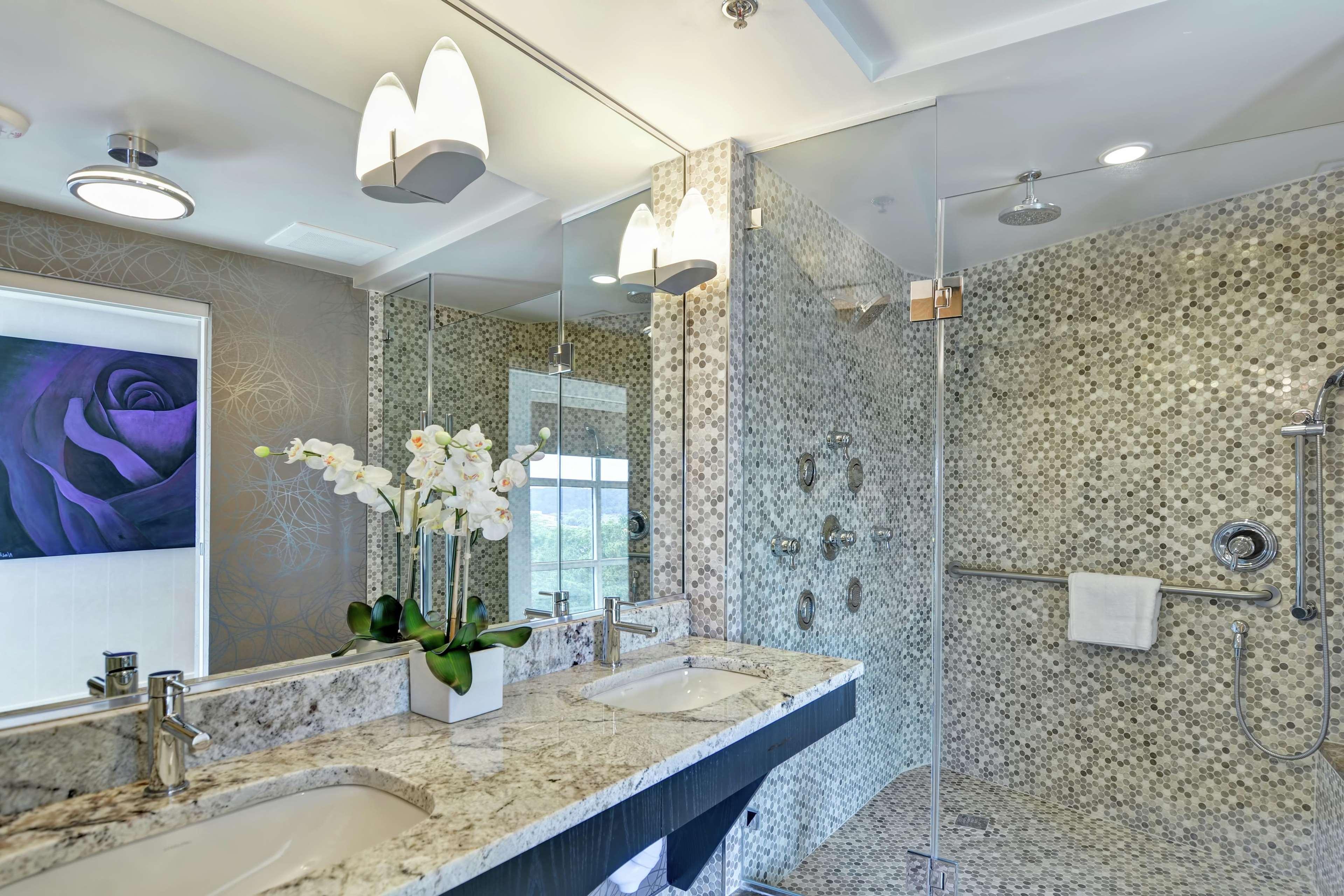 Hilton Garden Inn Raleigh/Crabtree Valley Екстер'єр фото