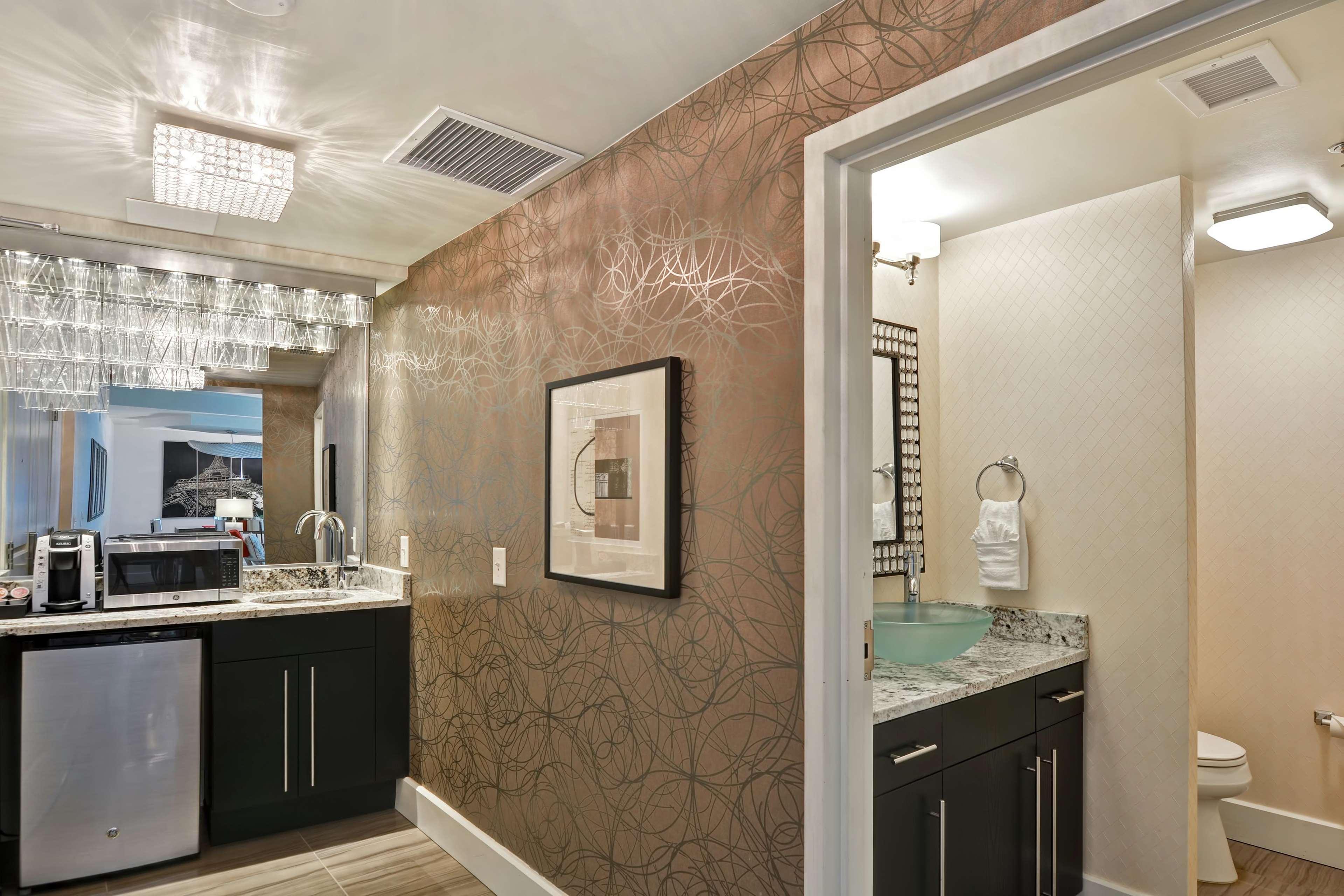 Hilton Garden Inn Raleigh/Crabtree Valley Екстер'єр фото