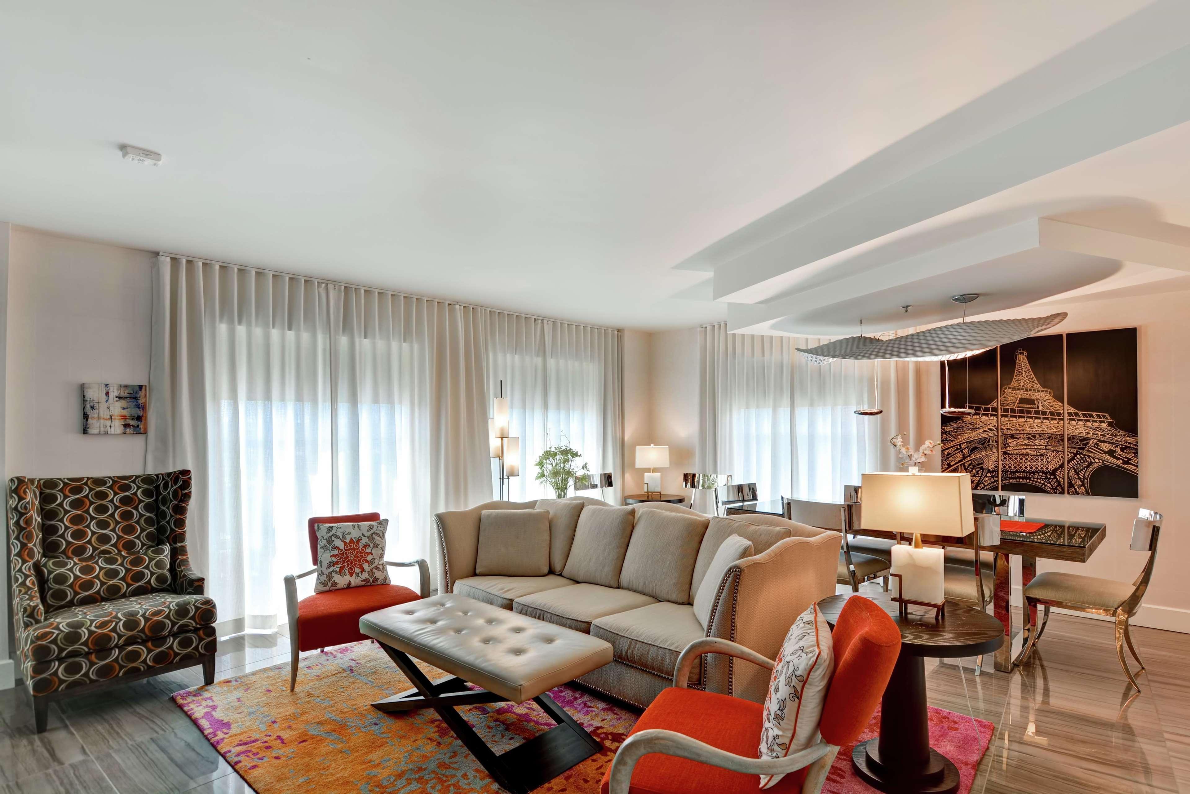 Hilton Garden Inn Raleigh/Crabtree Valley Екстер'єр фото