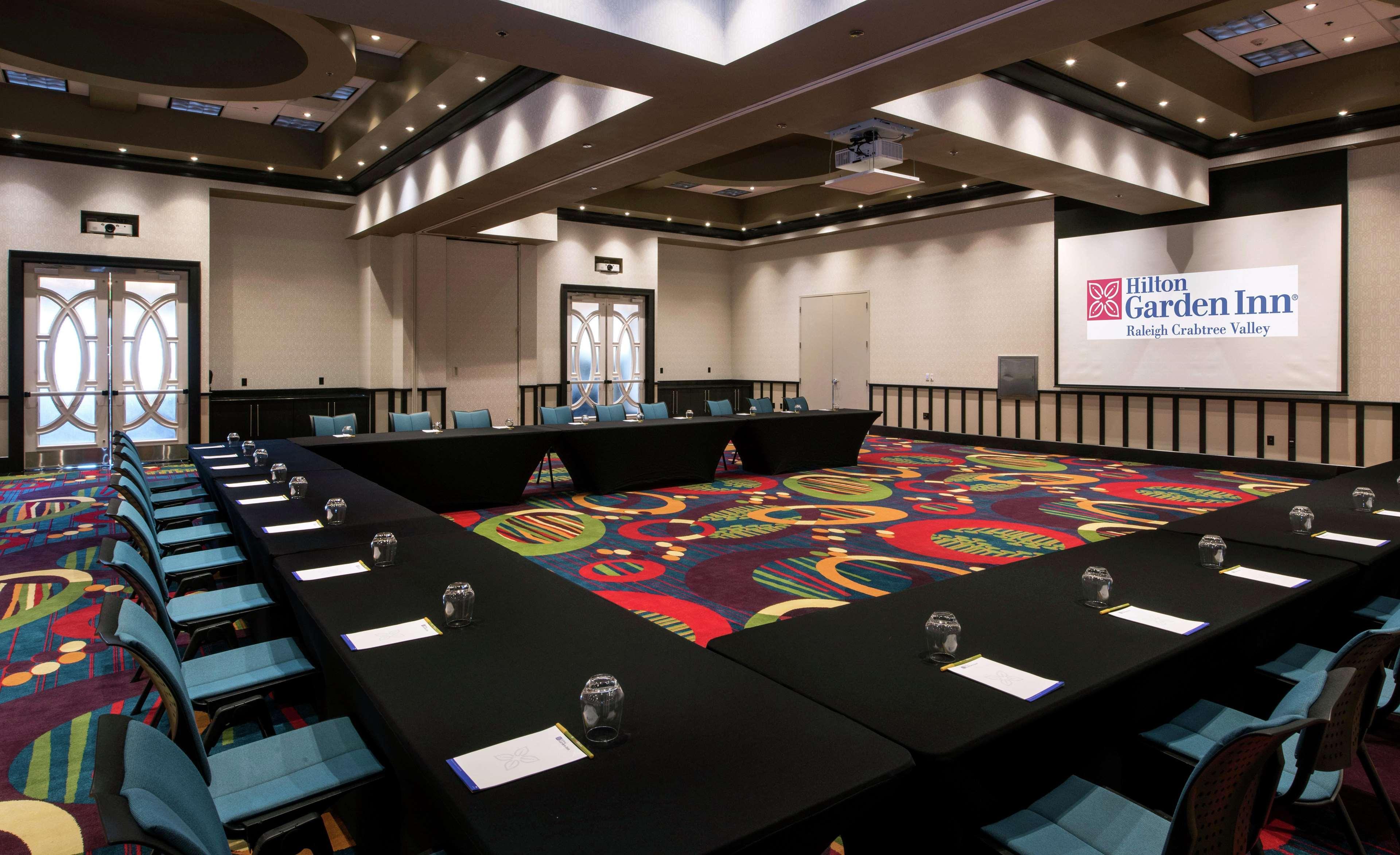 Hilton Garden Inn Raleigh/Crabtree Valley Екстер'єр фото