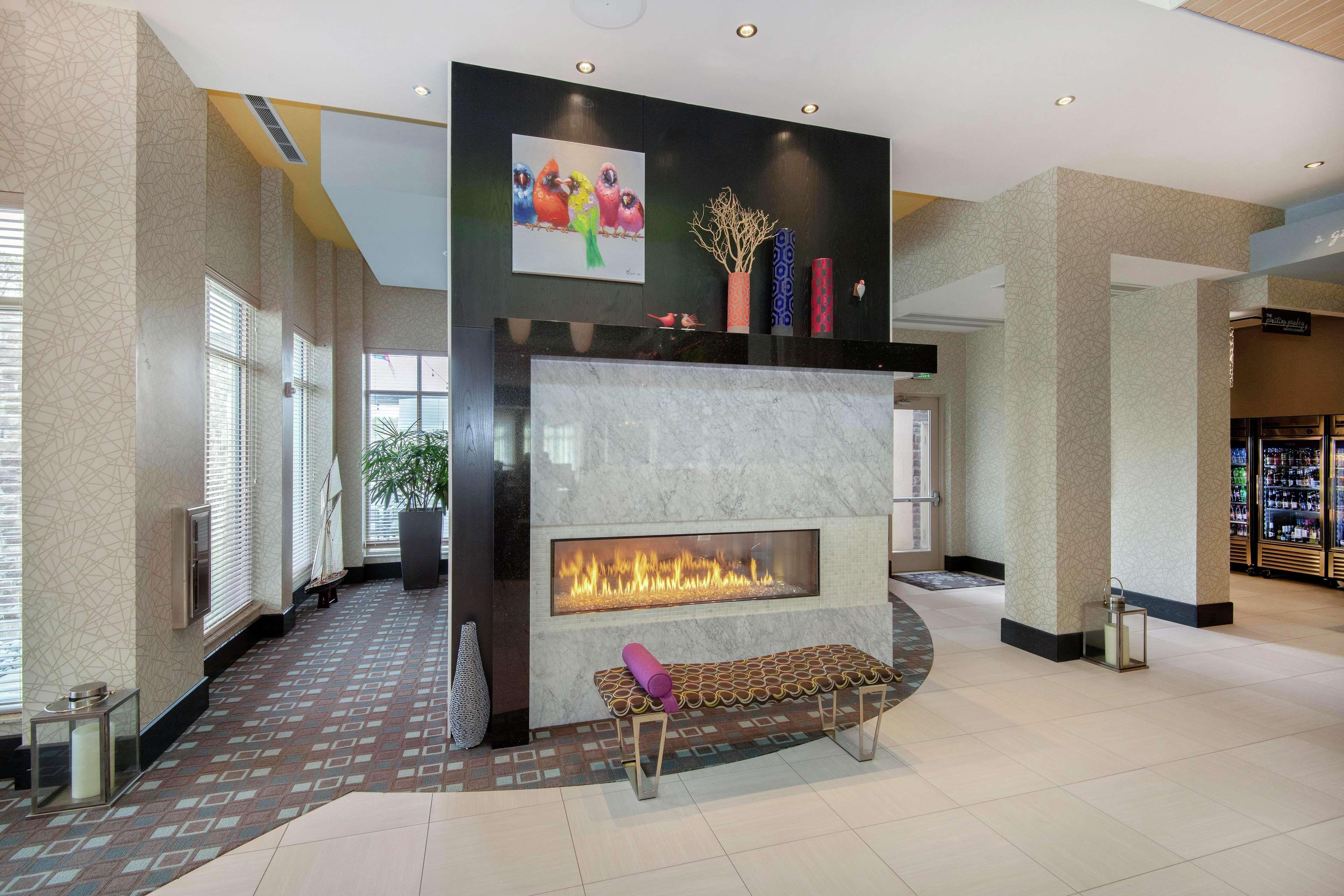 Hilton Garden Inn Raleigh/Crabtree Valley Екстер'єр фото