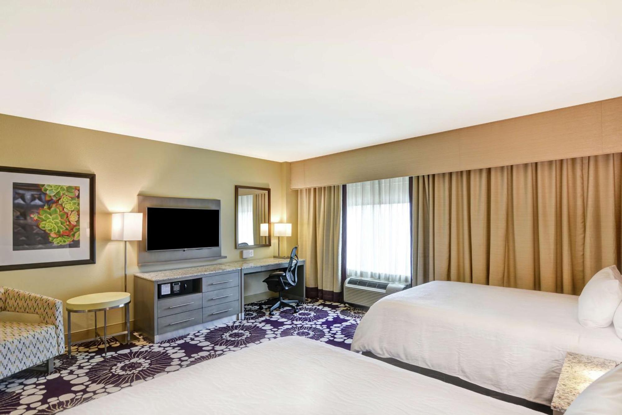 Hilton Garden Inn Raleigh/Crabtree Valley Екстер'єр фото