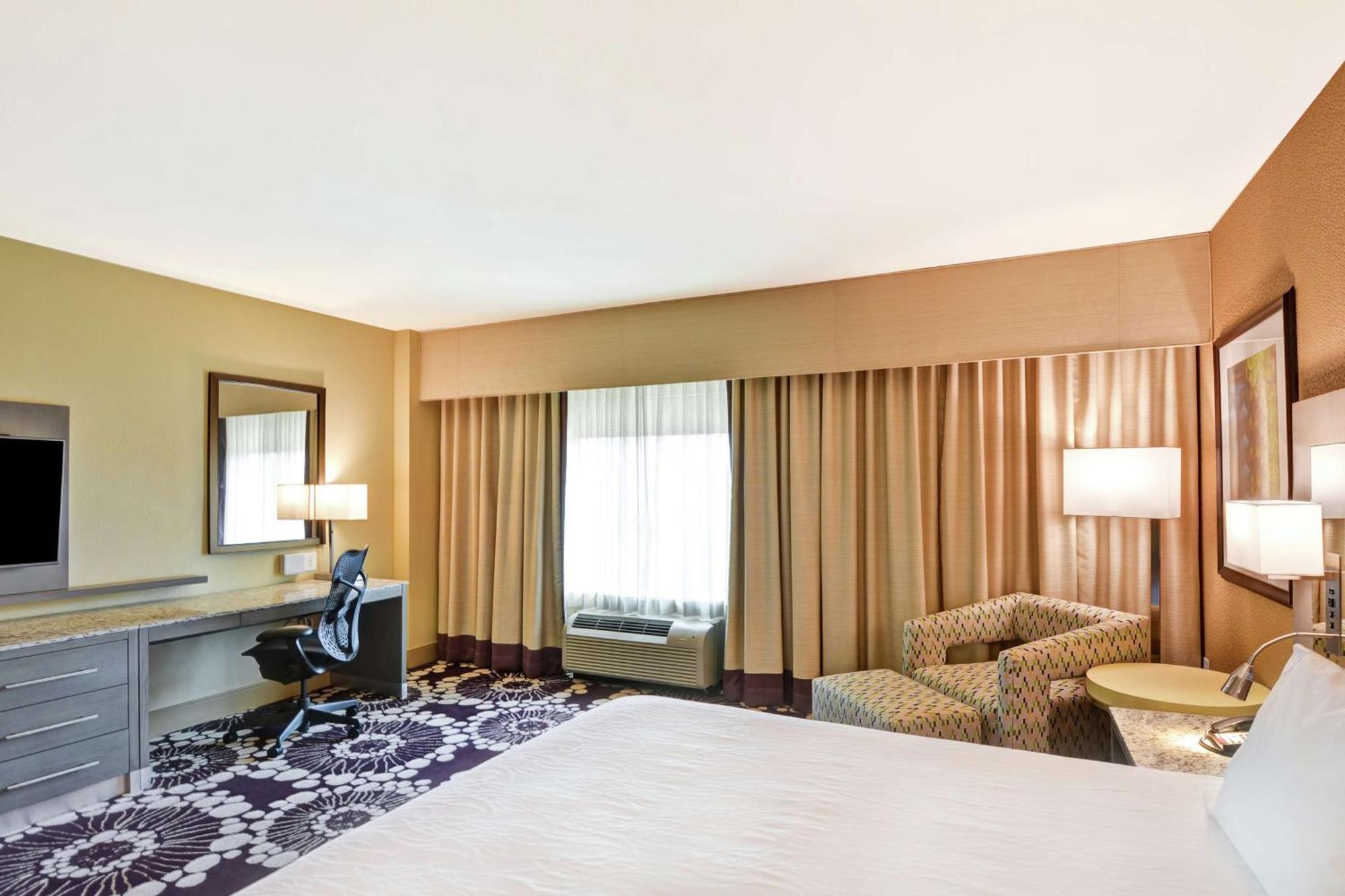 Hilton Garden Inn Raleigh/Crabtree Valley Екстер'єр фото