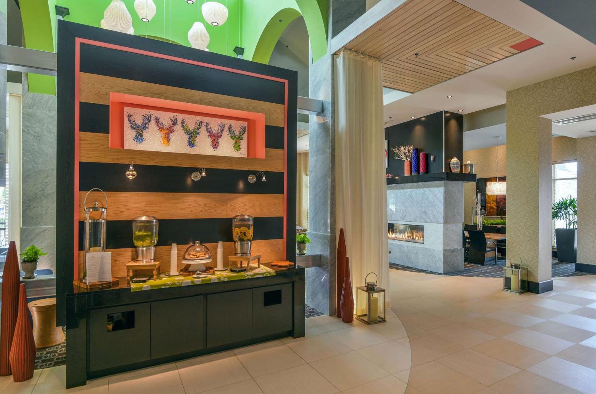 Hilton Garden Inn Raleigh/Crabtree Valley Екстер'єр фото
