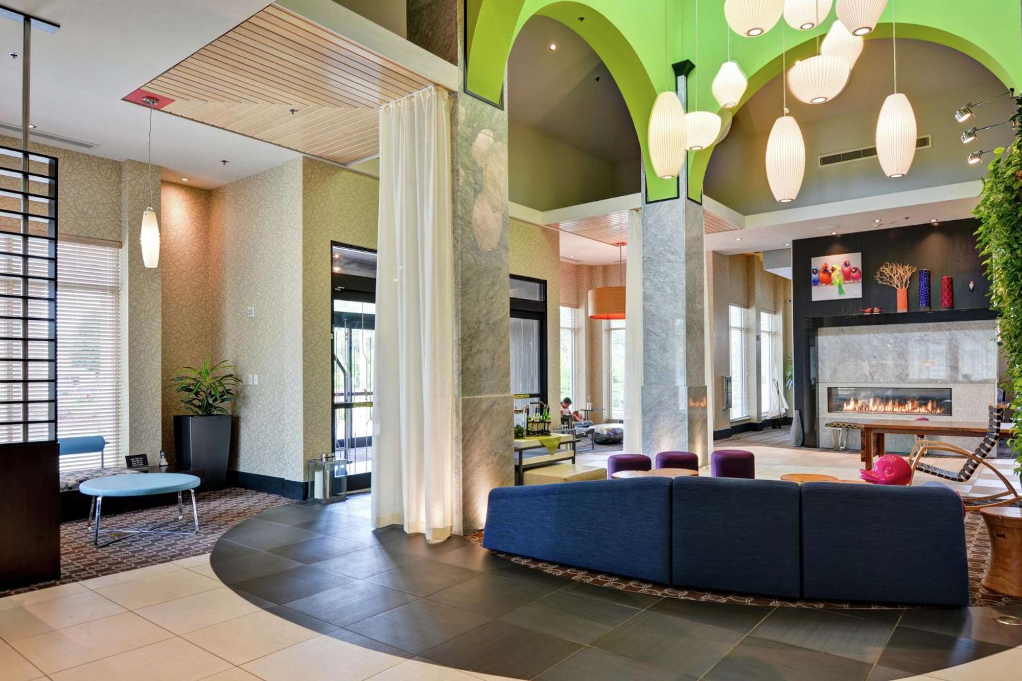 Hilton Garden Inn Raleigh/Crabtree Valley Екстер'єр фото