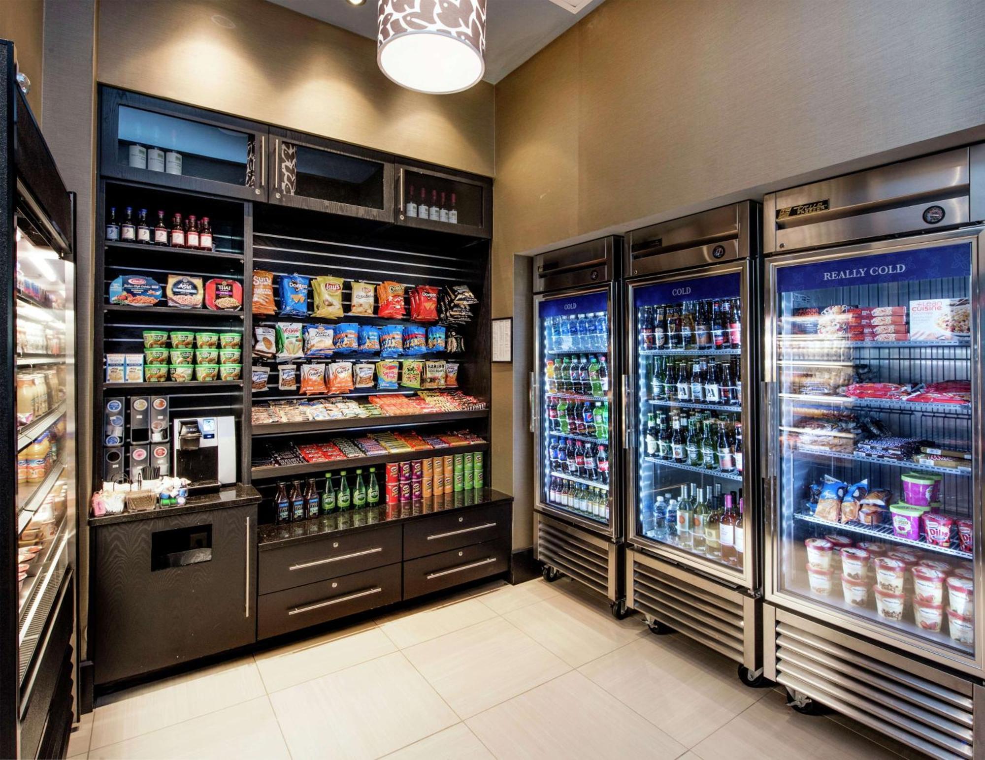 Hilton Garden Inn Raleigh/Crabtree Valley Екстер'єр фото
