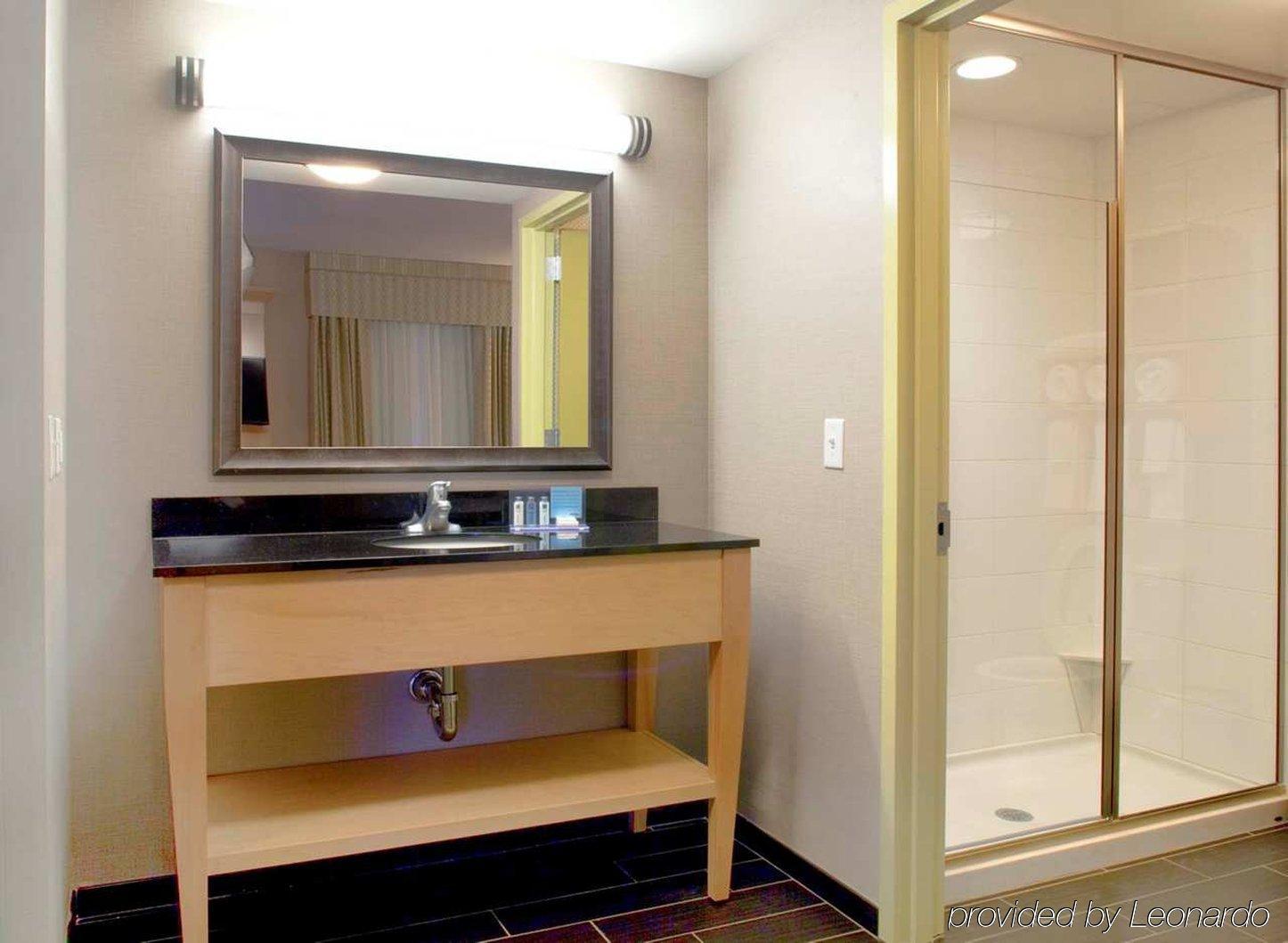 Hilton Garden Inn Raleigh/Crabtree Valley Екстер'єр фото