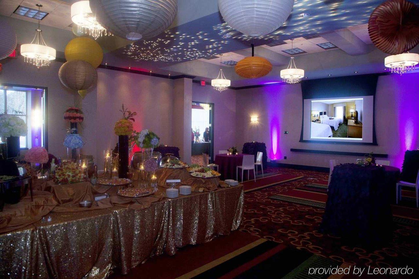 Hilton Garden Inn Raleigh/Crabtree Valley Екстер'єр фото