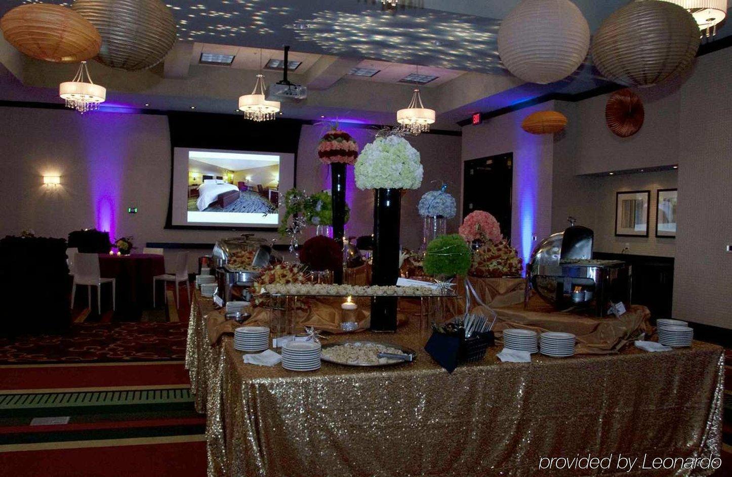 Hilton Garden Inn Raleigh/Crabtree Valley Екстер'єр фото